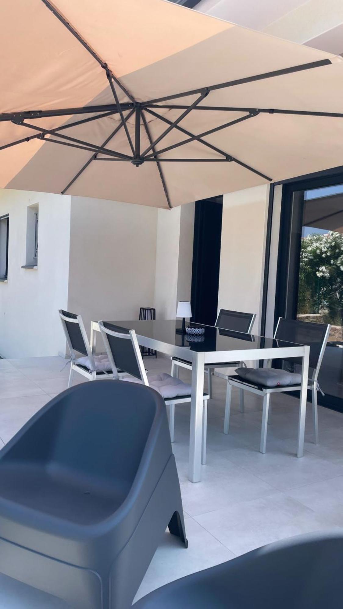 Villa Mitoyenne De Standing Proche De Toutes Commodites A Ghisonaccia Esterno foto